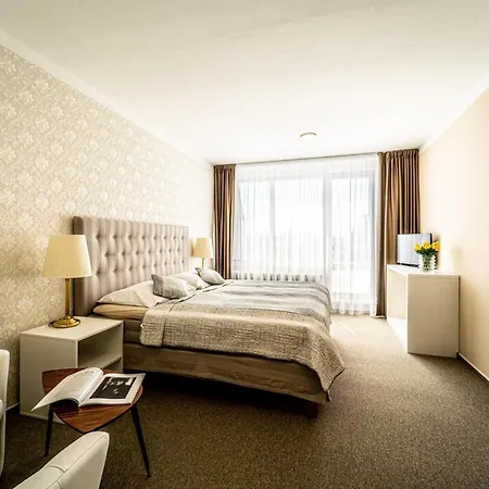 Fontana Hotell 3*