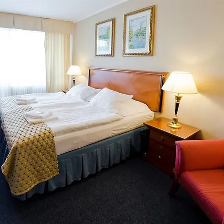 Hotell Fontana 3*
