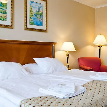 Fontana Hotell 3*