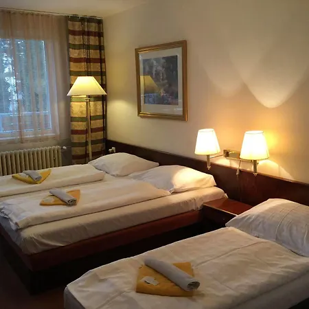 Hotell Fontana 3*