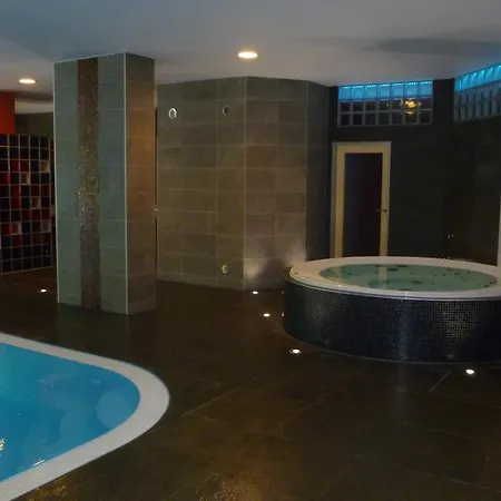 فندق Fontana 3*
